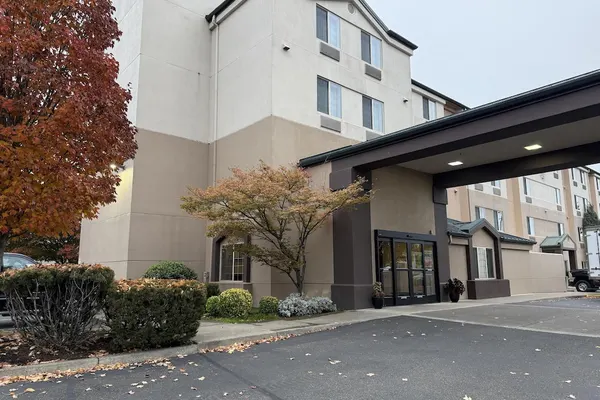 Photo 1 - SureStay by Best Western Roseburg