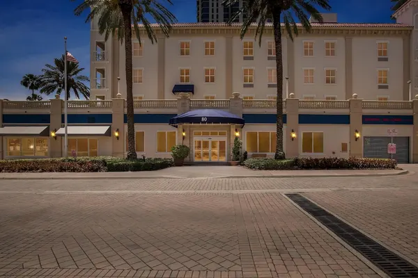 Photo 1 - Hampton Inn & Suites St. Petersburg/Downtown