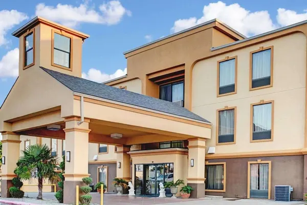 Photo 1 - Comfort Inn Corsicana East