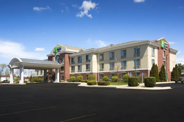 Photo 1 - Holiday Inn Express Hotel & Suites Kalamazoo, an IHG Hotel