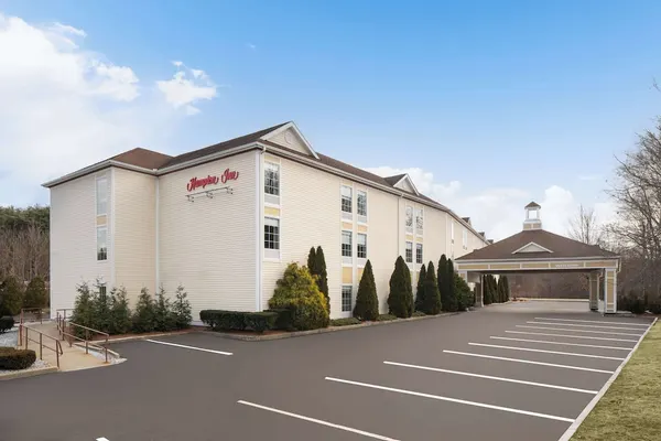 Photo 1 - Hampton Inn Sturbridge