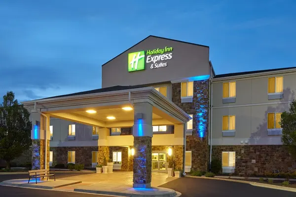 Photo 1 - Holiday Inn Express & Suites Pekin (Peoria Area)