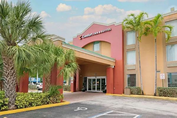 Photo 1 - Comfort Inn & Suites Fort Lauderdale West Turnpike