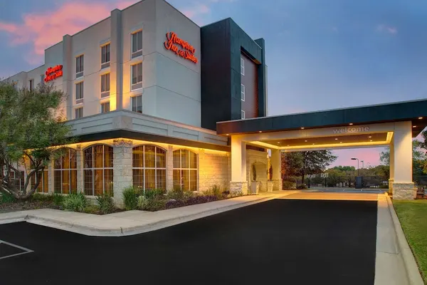 Photo 1 - Hampton Inn & Suites Austin-Airport