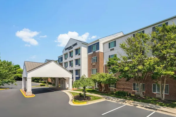 Photo 1 - SpringHill Suites by Marriott Herndon Reston