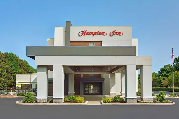 Photo 1 - Hampton Inn Gallatin