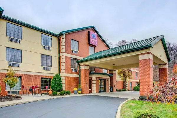 Photo 1 - Comfort Suites Pittsburgh Airport