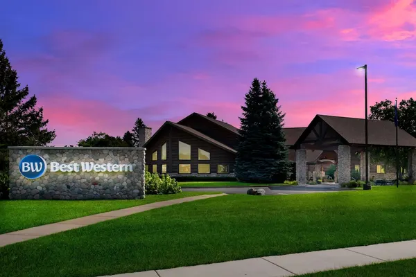 Photo 1 - Best Western Northwoods Lodge