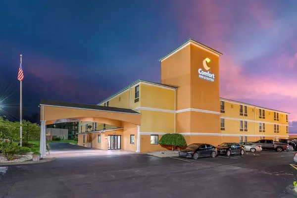 Photo 1 - Comfort Inn & Suites Cincinnati Eastgate