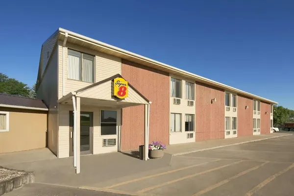 Photo 1 - Super 8 by Wyndham Redfield