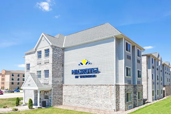 Photo 1 - Microtel Inn & Suites by Wyndham Urbandale/Des Moines