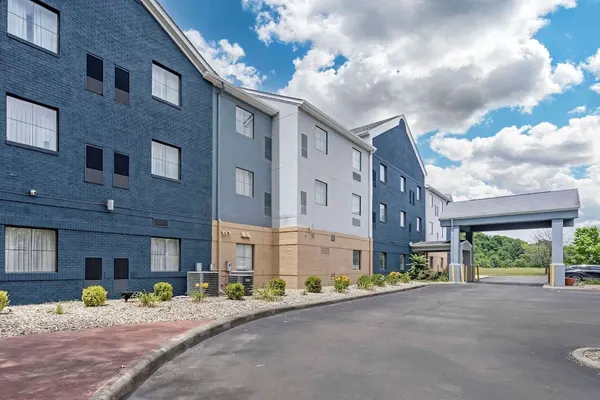 Photo 1 - Country Inn & Suites by Radisson, Pickerington, OH