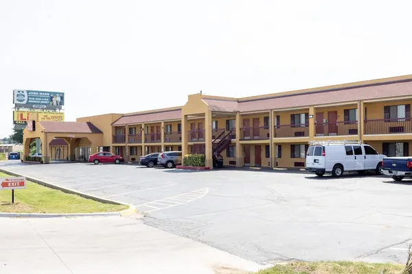 Photo 1 - Econo Lodge McAlester