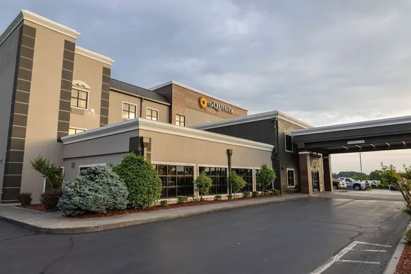 Photo 1 - La Quinta Inn & Suites by Wyndham Knoxville East