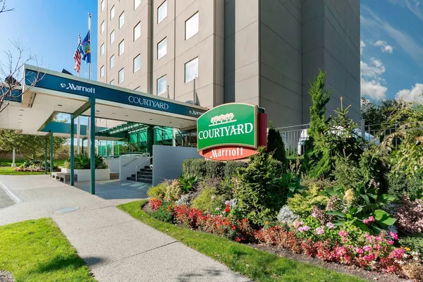 Photo 1 - Courtyard by Marriott New York JFK Airport