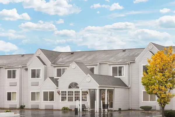 Photo 1 - Baymont by Wyndham Henrietta/Rochester