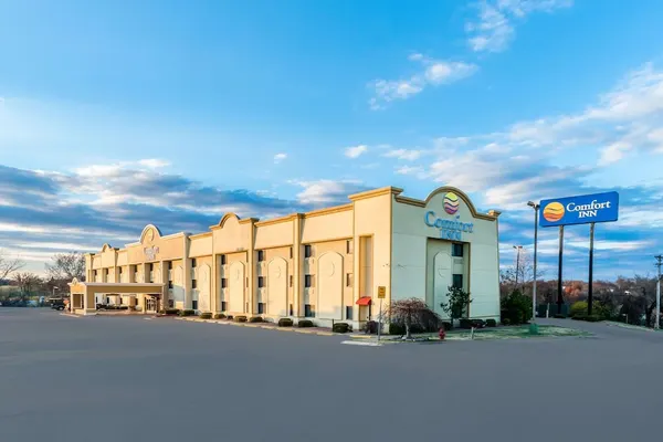 Photo 1 - Comfort Inn Festus - St Louis South