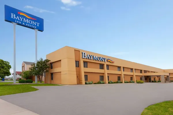 Photo 1 - Baymont by Wyndham Green Bay