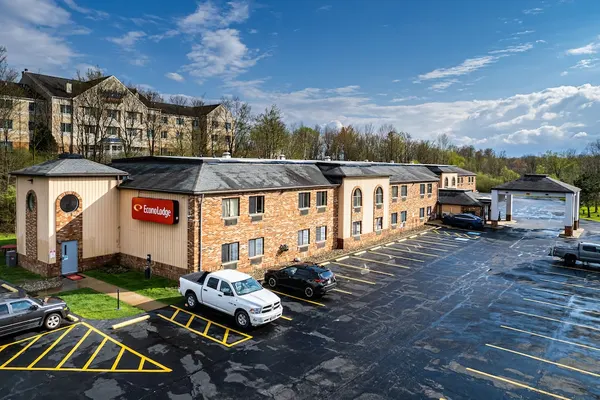 Photo 1 - Econo Lodge Cleveland Southeast - Kent