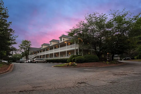 Photo 1 - HomeTowne Studios by Red Roof Atlanta - Lawrenceville