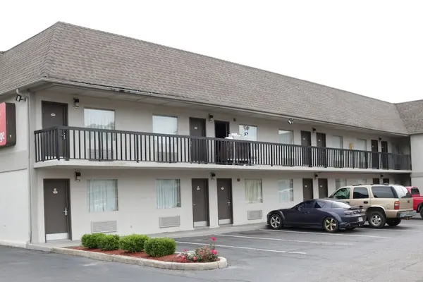 Photo 1 - Econo Lodge Chesapeake Route 13 and I-464