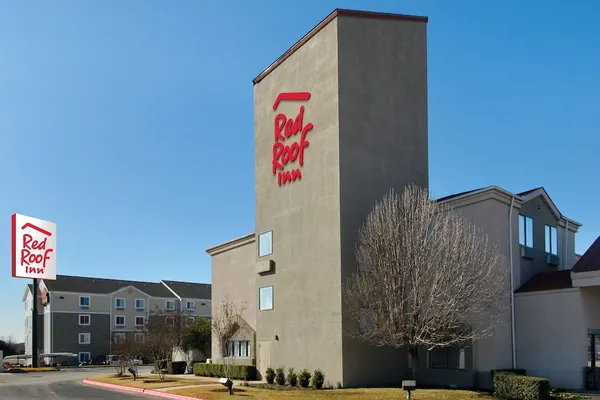 Photo 1 - Red Roof Inn Austin - Round Rock