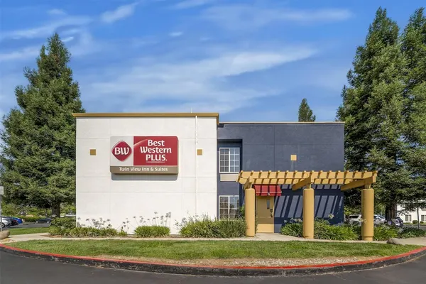 Photo 1 - Best Western Plus Twin View Inn & Suites