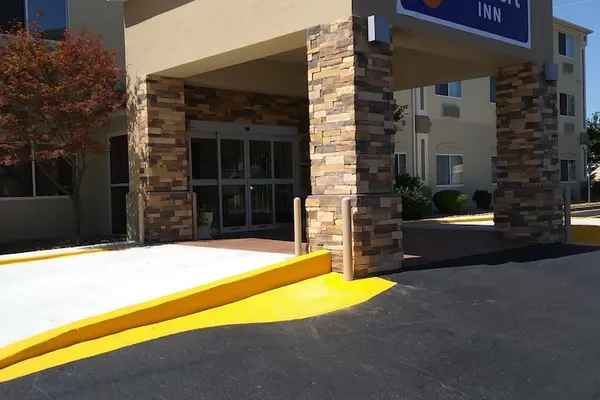 Photo 1 - Comfort Inn South Tulsa - Woodland Hills