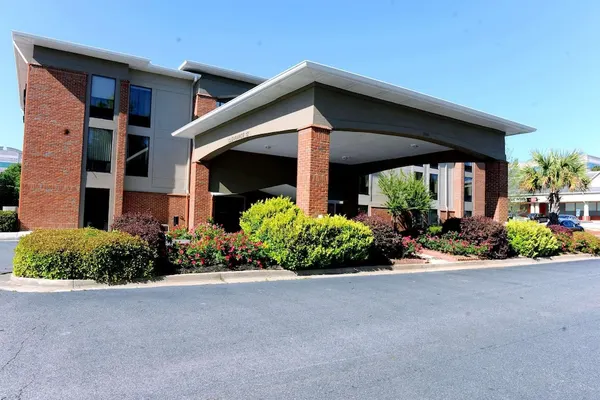 Photo 1 - Country Inn & Suites by Radisson, Alpharetta, GA