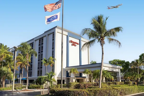 Photo 1 - Hampton Inn Miami-Airport West