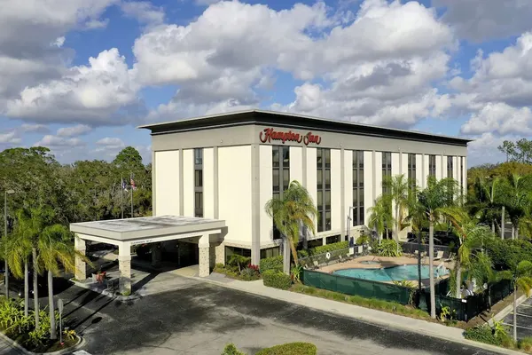 Photo 1 - Hampton Inn Sarasota - I-75 Bee Ridge