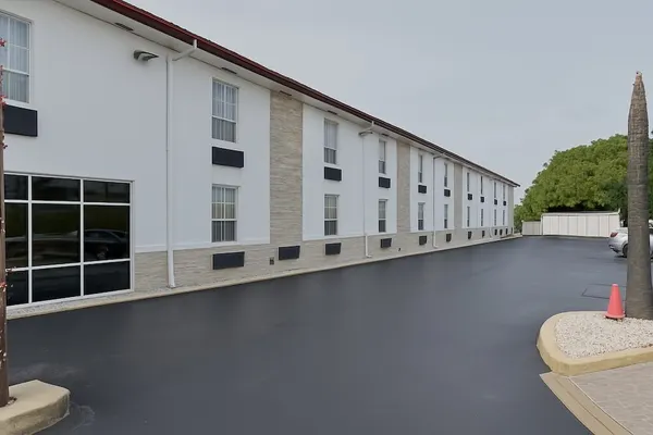 Photo 1 - Belmont Inn & Suites