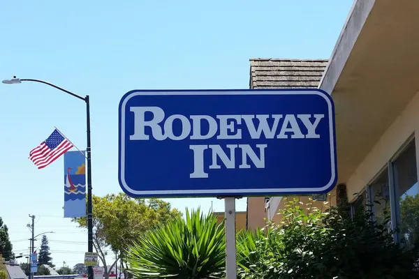 Photo 1 - Rodeway Inn Alameda-Oakland