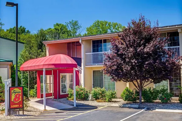 Photo 1 - HomeSpring Inn & Studios