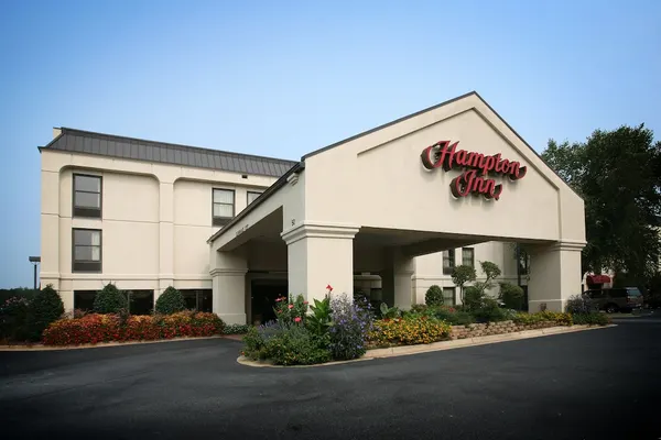 Photo 1 - Hampton Inn Atlanta - Newnan