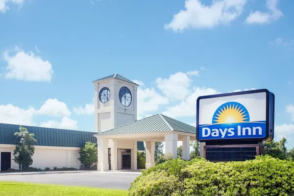 Photo 1 - Days Inn by Wyndham Metter