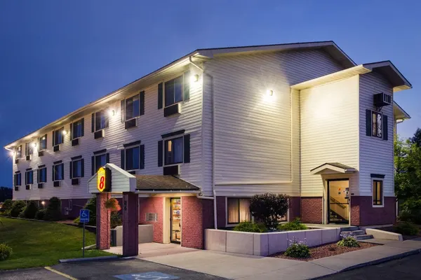 Photo 1 - Super 8 by Wyndham Massena NY