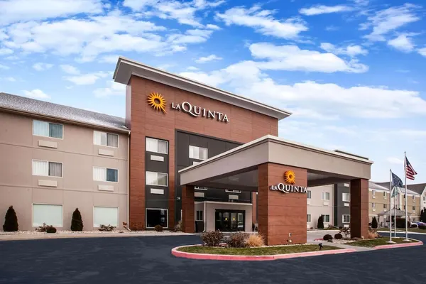 Photo 1 - La Quinta Inn & Suites by Wyndham Elkhart