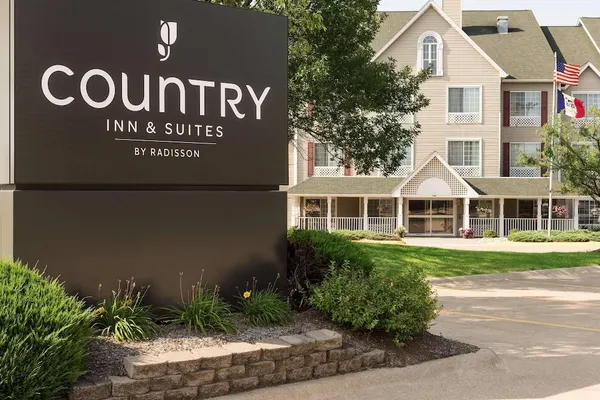 Photo 1 - Country Inn & Suites by Radisson, Davenport - Quad Cities