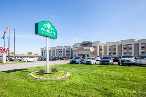 Photo 1 - Wingate by Wyndham Detroit Metro Airport