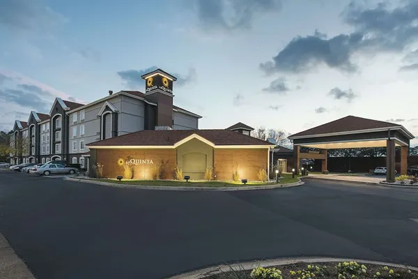 Photo 1 - La Quinta Inn & Suites by Wyndham Shreveport Airport