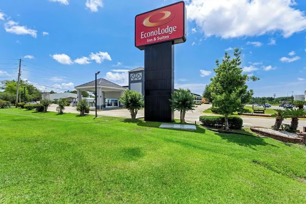 Photo 1 - Econo Lodge Inn & Suites Ocean Springs - Biloxi