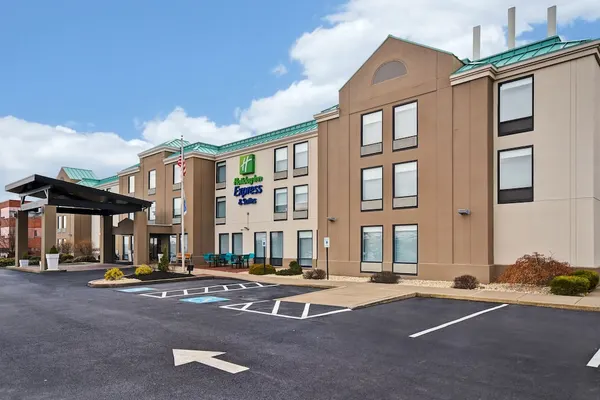 Photo 1 - Holiday Inn Express & Suites Allentown-Dorney Park Area, an IHG Hotel