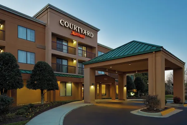 Photo 1 - Courtyard by Marriott Chesapeake