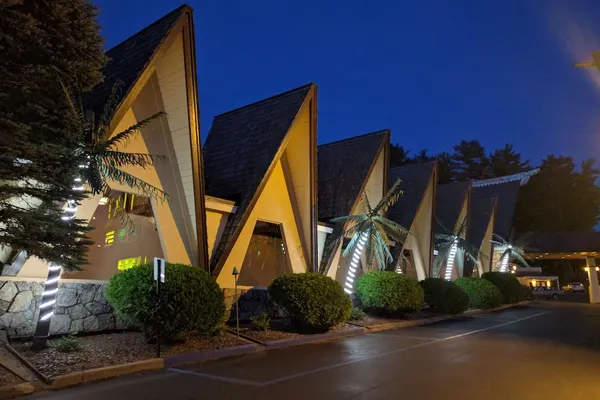Photo 1 - Tiki Resort