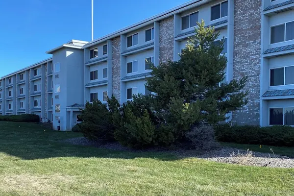 Photo 1 - Shilo Inn Suites Hotel - Klamath Falls