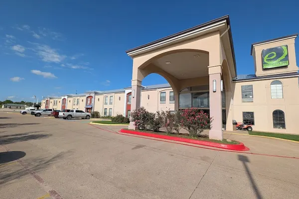 Photo 1 - Executive Inn and Suites Wichita Falls