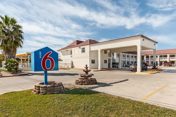 Photo 1 - Motel 6 San Marcos, TX - North