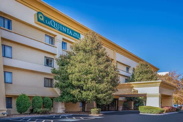 Photo 1 - La Quinta Inn & Suites by Wyndham Nashville Franklin