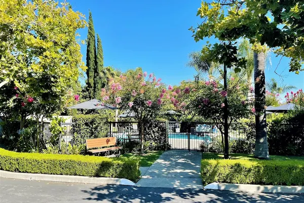 Photo 1 - University Park Inn & Suites, an Ascend Collection Hotel